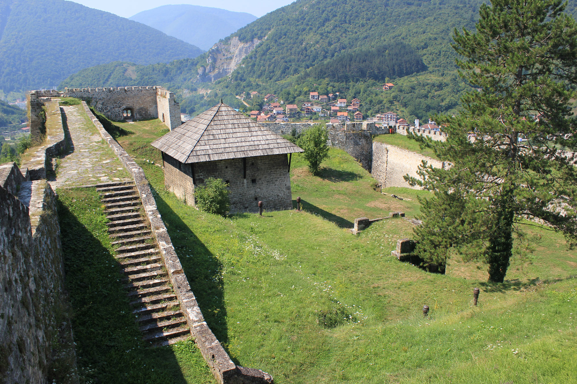 Jajce Fortress (Јајце) (Photo license CC-BY-SA 3.0)